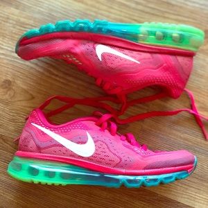 Nike AirMax Sneakers